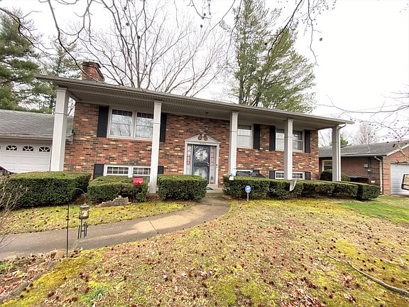 2nd image of 9803 Lakewood Dr