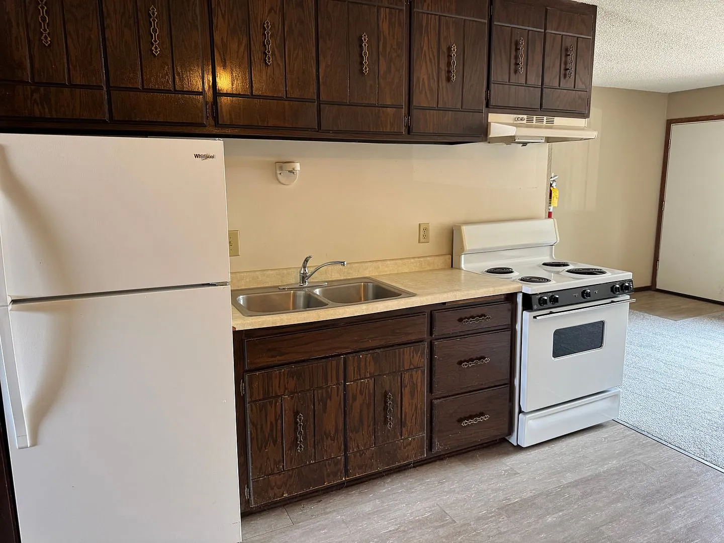 1419 Case Ave East — Photo 2