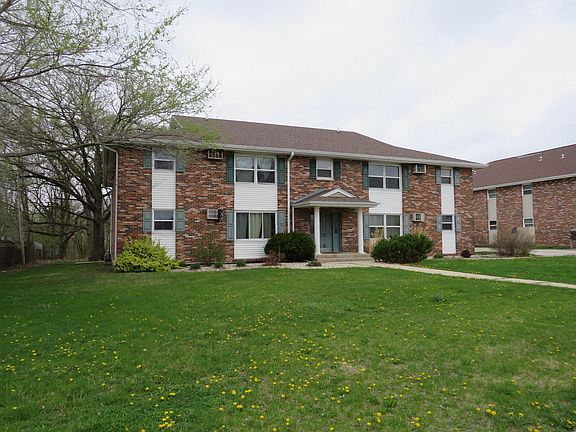 3rd image of 1060 Orange Ave