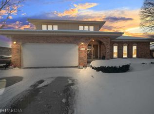 15352 Raintree Dr, Orland Park, IL 60462