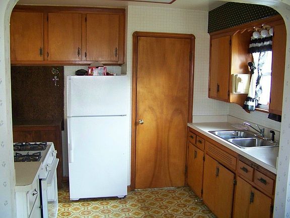 2nd image of 2923 Ingleside Dr