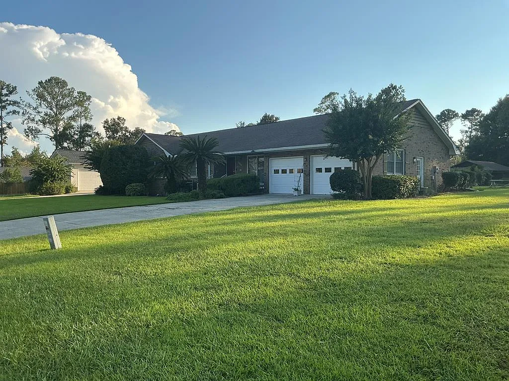 Building Photo - 2243 Oakgrove Cir