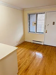 Rented by R New York