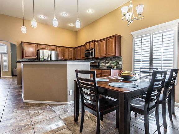 5th image of 425 Millstone Ct