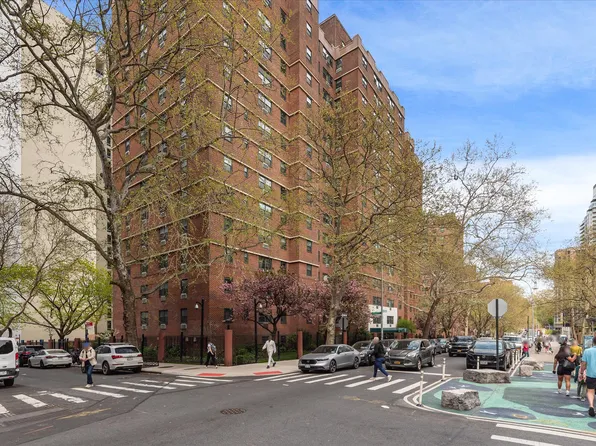 175 Willoughby Street 4J image 1 of 15