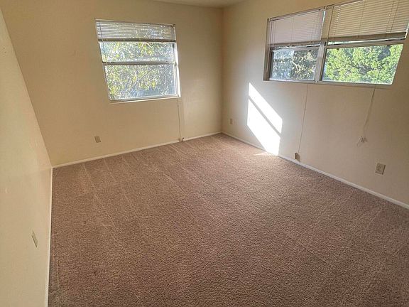 3rd image of 5451 Playa Way APT 3