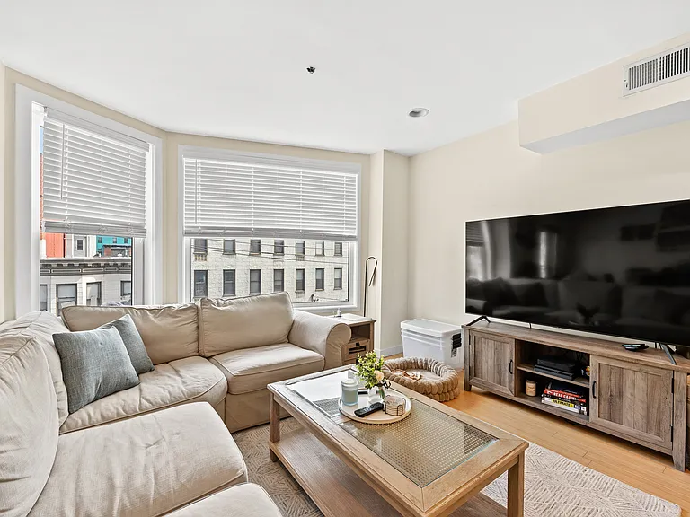 404 Monroe St #5 — Photo 6