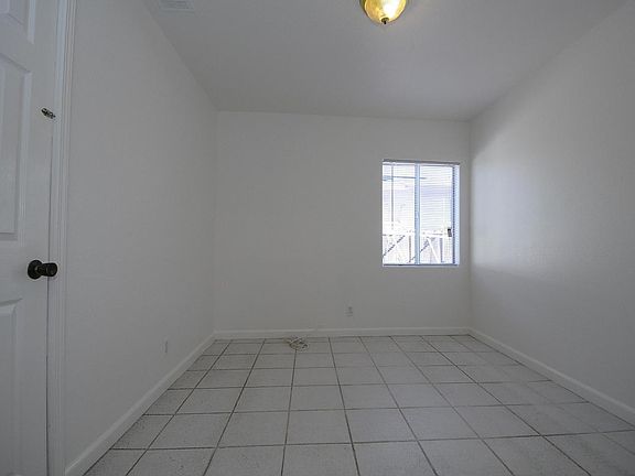 4th image of 820 N 11th St