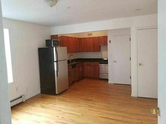 4th image of 73 E 11th St #3B