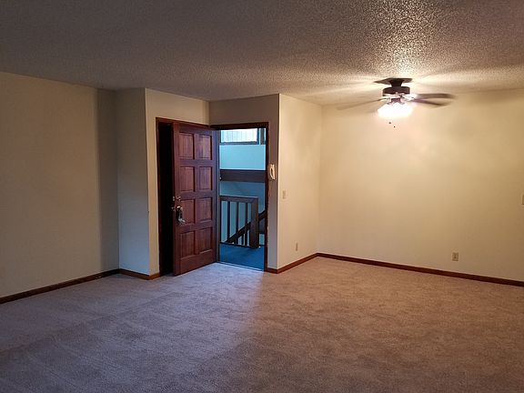 5th image of 462 Newport Dr