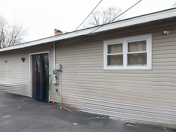 4th image of 1325 Lorraine Pl