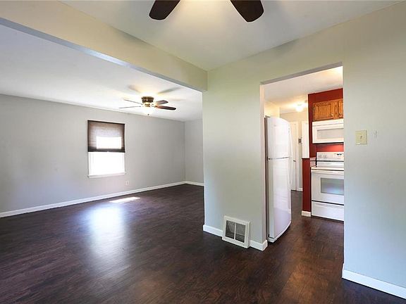 5th image of 10630 Saint Lawrence Ln