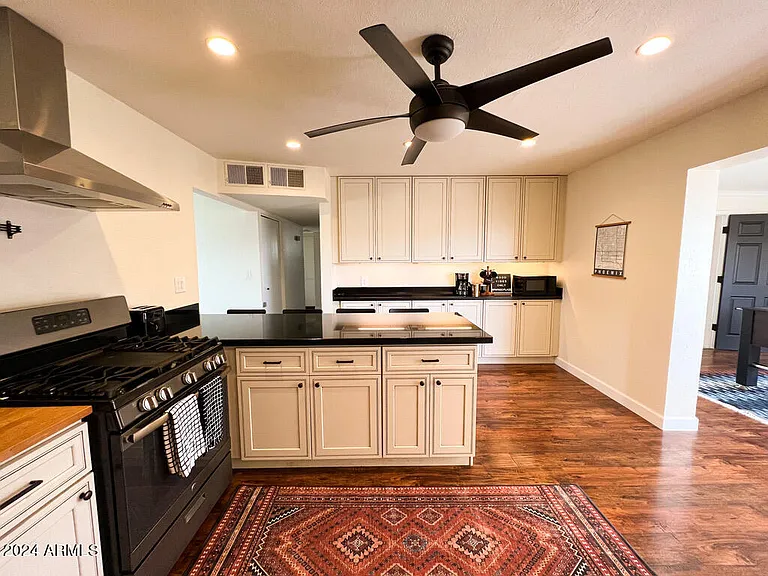 337 E Garfield St — Photo 14