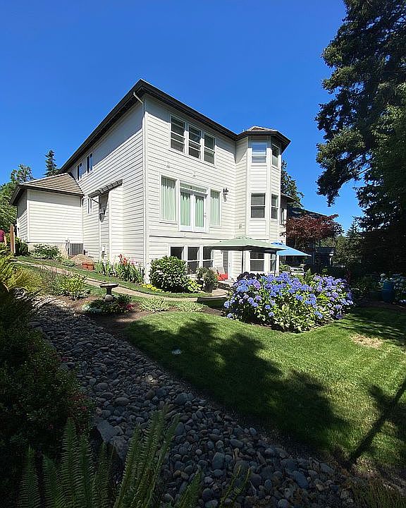 2nd image of 2650 Renaissance Ct