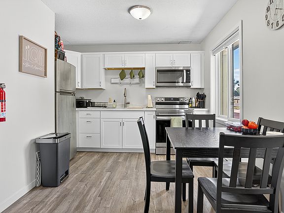 5th image of 307 Saint Anne St #1
