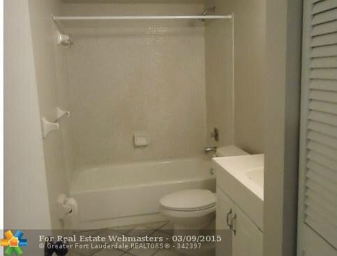 5th image of 4147 NW 90th Ave APT 106
