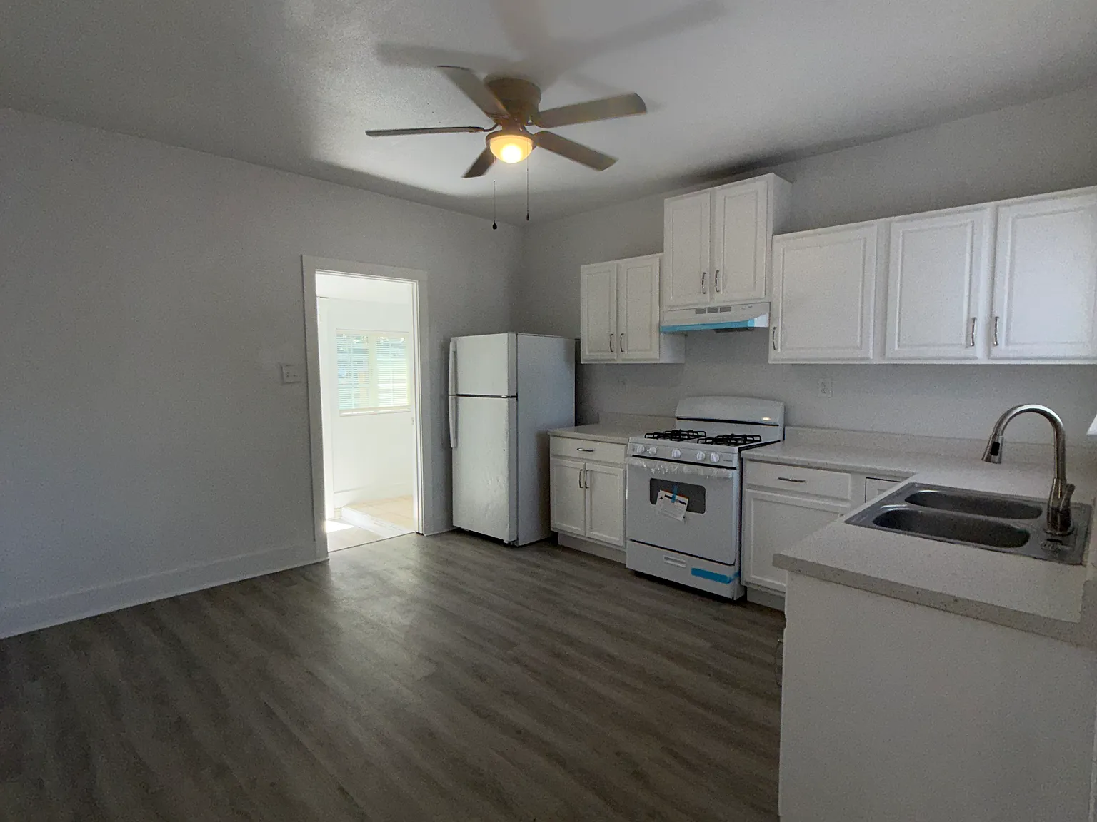 728 E Fremont St — Photo 4