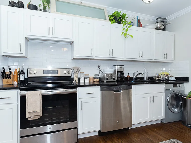 3345 N Marshfield Ave #504 — Photo 3