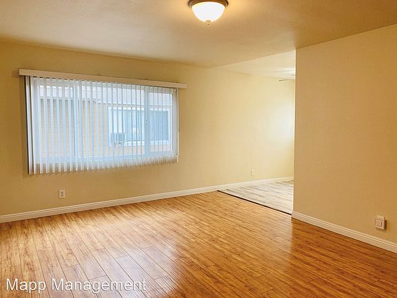4th image of 320 E Hyde Park Blvd APT 1