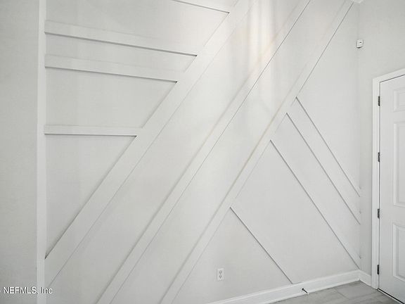 4th image of 10186 FULCRUM Avenue