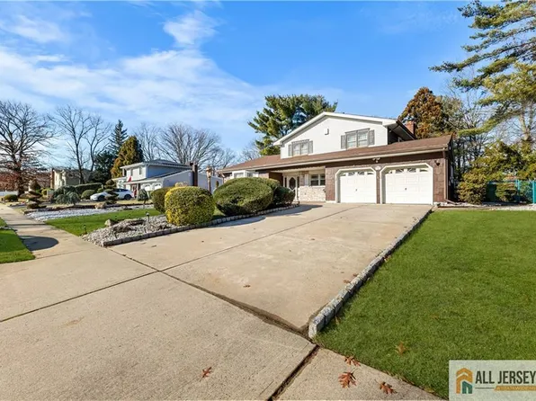 32 Fielek Ter, Parlin, NJ 08859