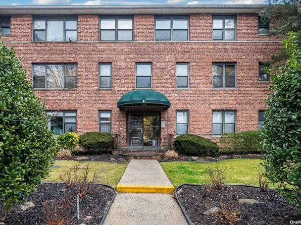 320 Atlantic Ave #E15, East Rockaway, NY 11518