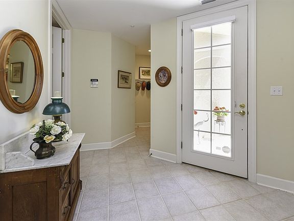 4th image of 233 Berwick Dr
