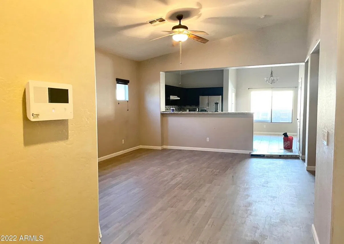 4 bed, 1711 sqft, $2,200 — Photo 2