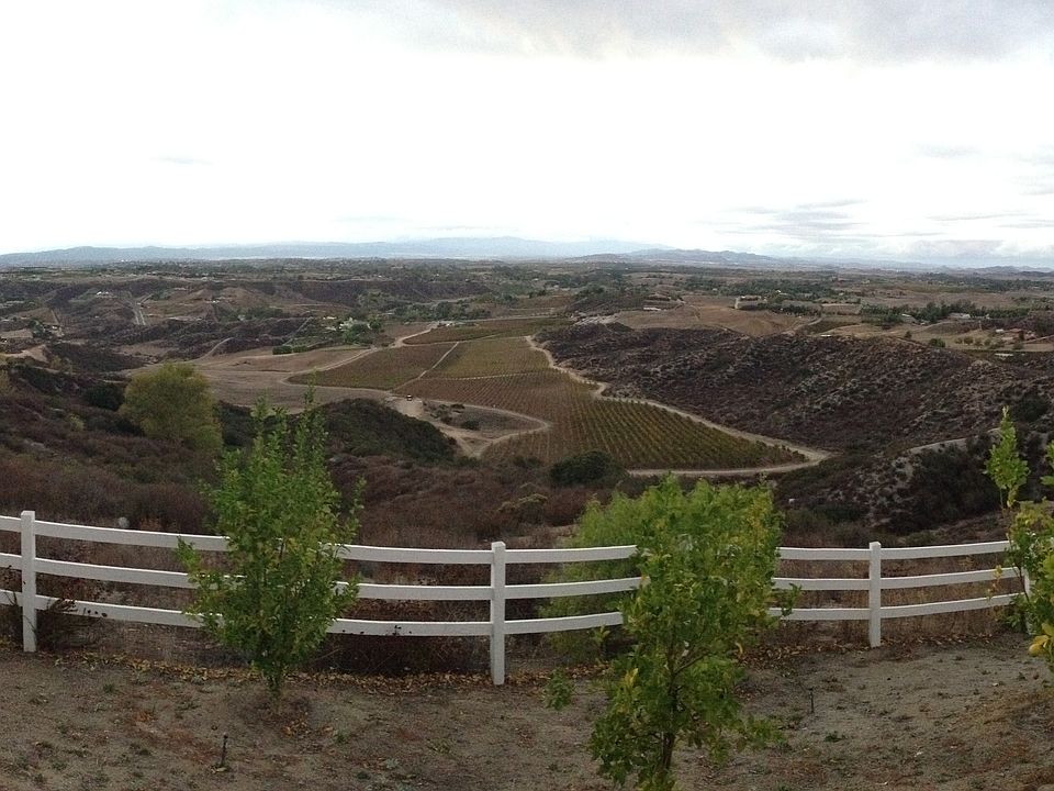2nd image of 41725 Avenida Ortega