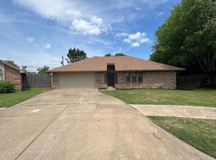 1000 Milby Oaks Cir, Arlington, TX 76013