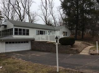 16 Taylor St, Granby, MA 01033