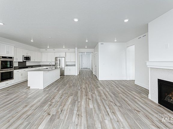 4th image of 5387 E Victoria Falls Dr