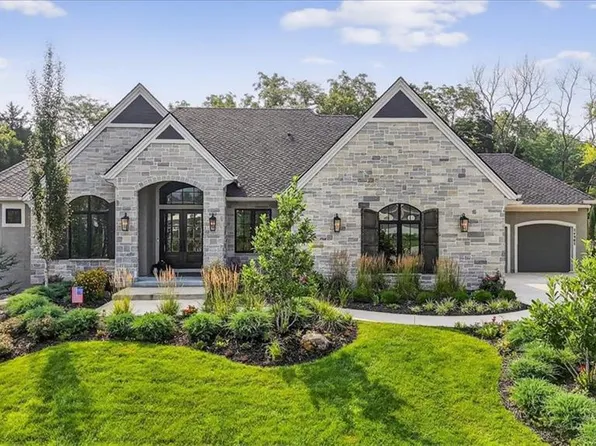 24982 W 106th Ct, Olathe, KS 66061