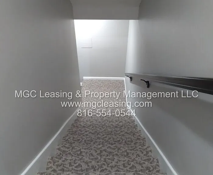 9324 N Main St — Photo 22