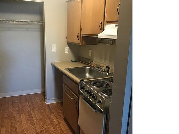 5th image of 201 Essex St #St0