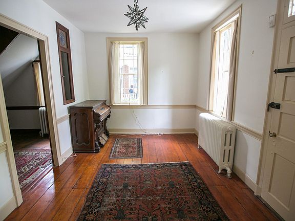 Another view of the foyer from the living room doorway.