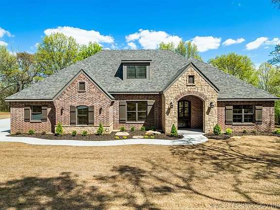 2nd image of 22097 S Countryside Dr