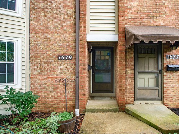 3rd image of 1679 Saint Albans Ct #2279