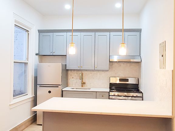 2nd image of 31-23 42nd St #2A