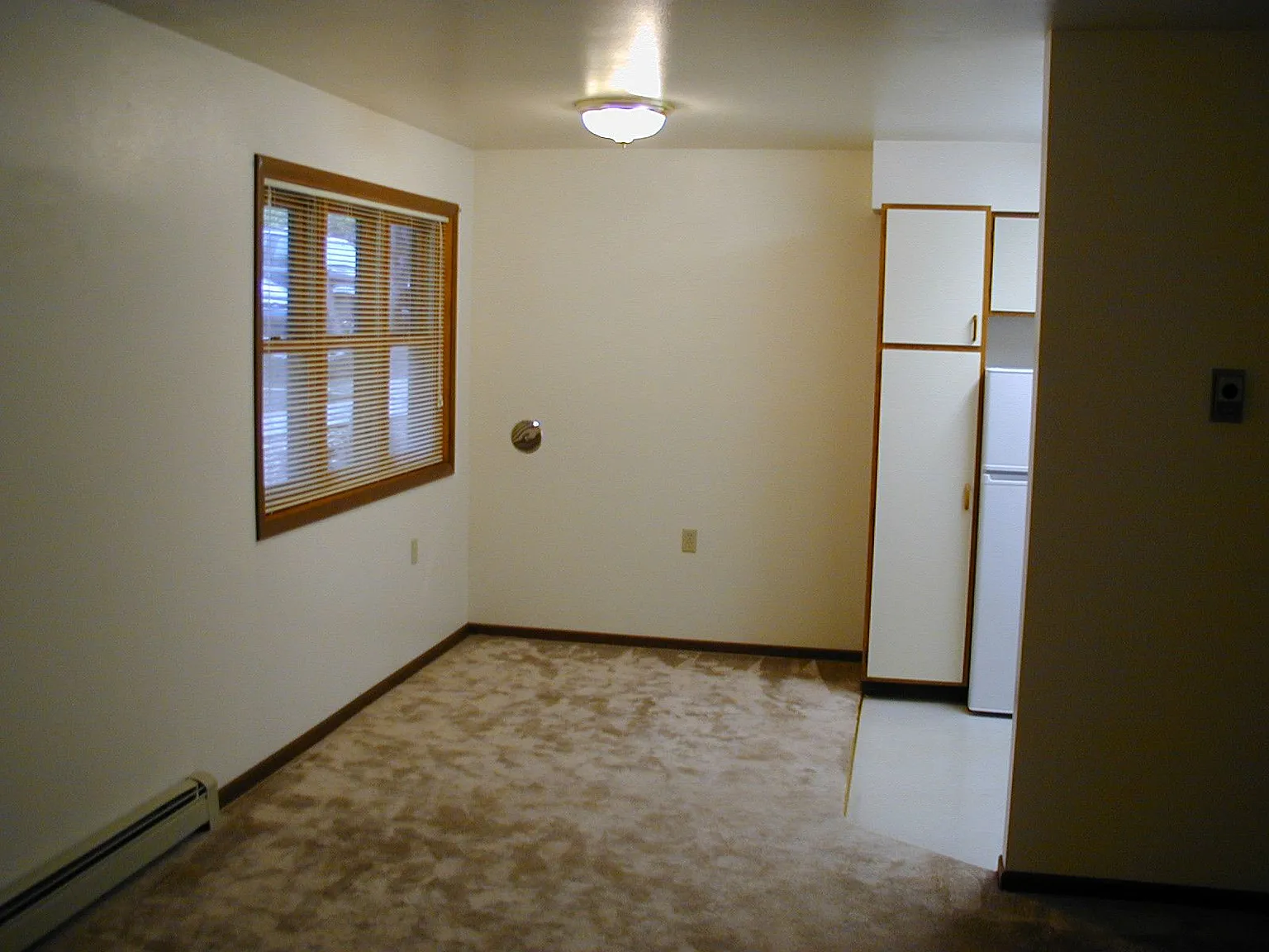 1 bed, 1.0 bath, 600 sqft, $1,075 — Photo 2