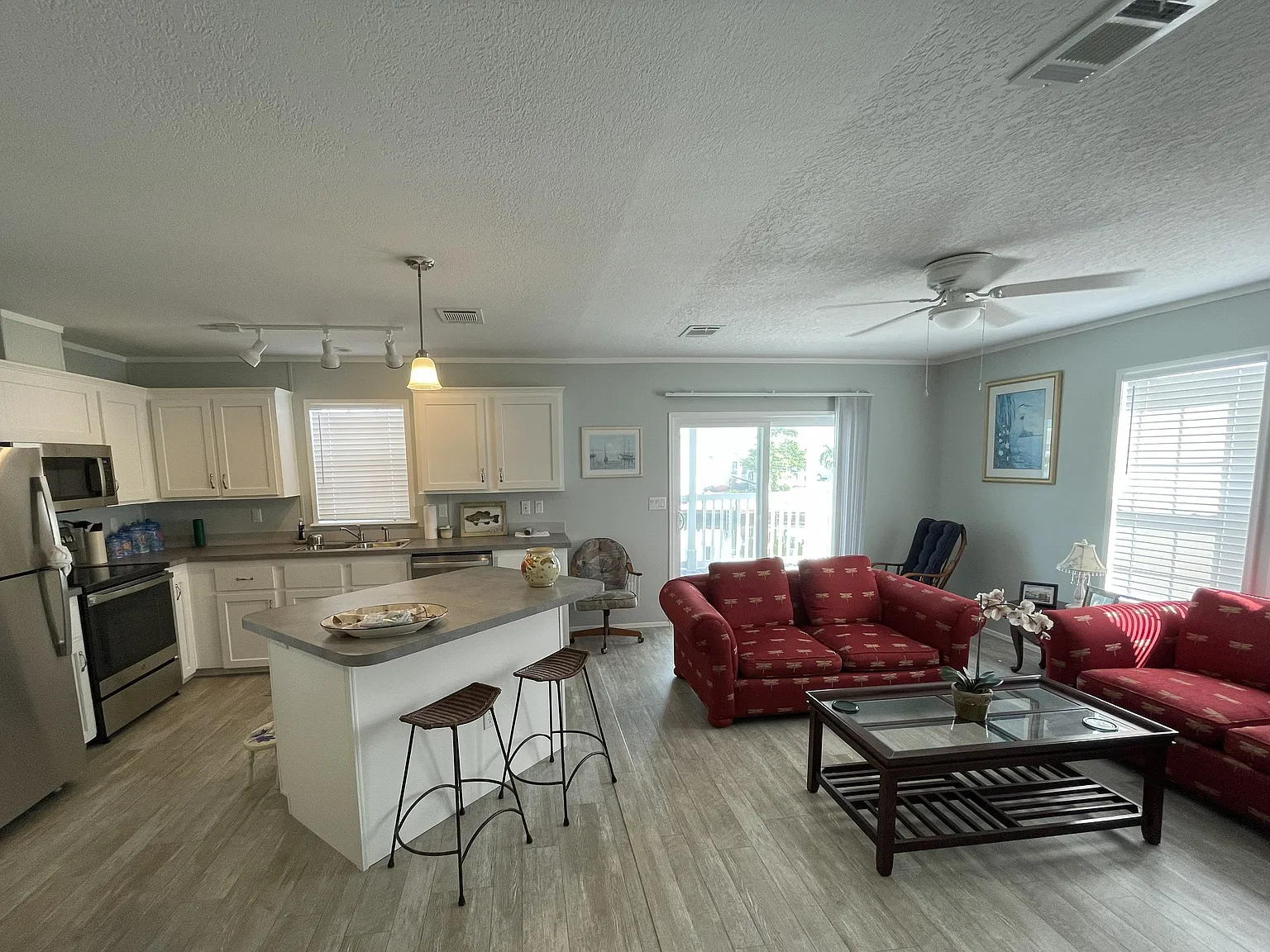 3 bed, 1200 sqft, $3,500 — Photo 4
