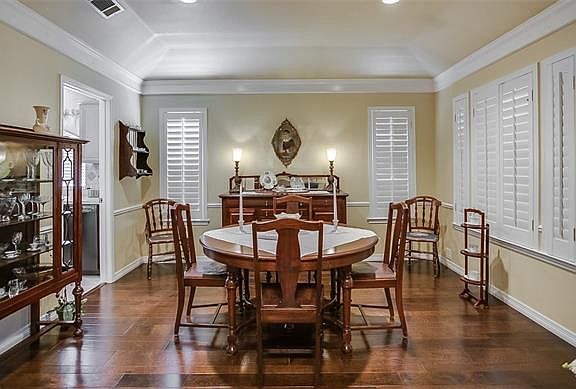 5th image of 8620 Crested Cove Ct