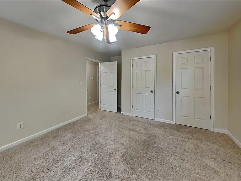 500 Cottonwood Close — Photo 15