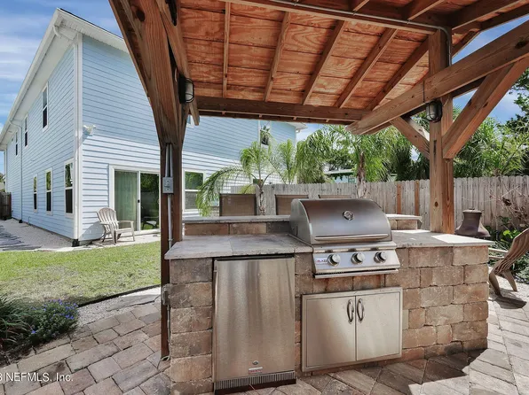 676 10th Ave S, Jacksonville Beach, FL 32250