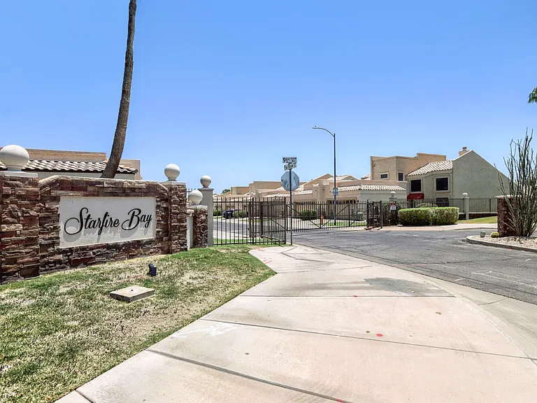 9047 W Port Royale Ln — Photo 24