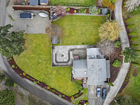 3rd image of 6010 187th Ave E