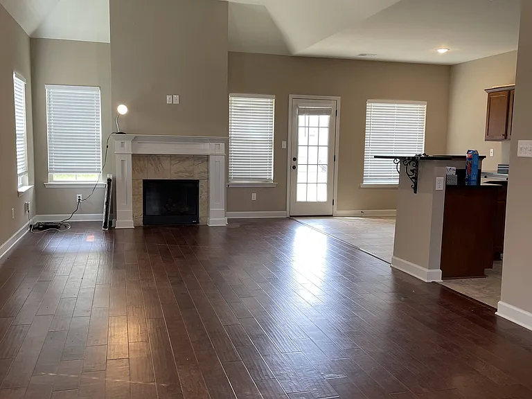 3522 Marion Ln — Photo 2