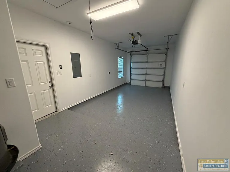 1009 Julia St — Photo 7