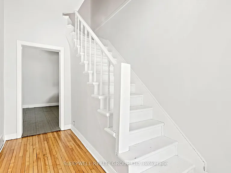 481 Besserer St — Photo 5