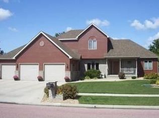 1023 17th St NE, Watertown, SD 57201